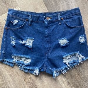 Wrangler cutoff jean shorts